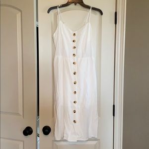 NWOT Never been worn Adorable white midi dress